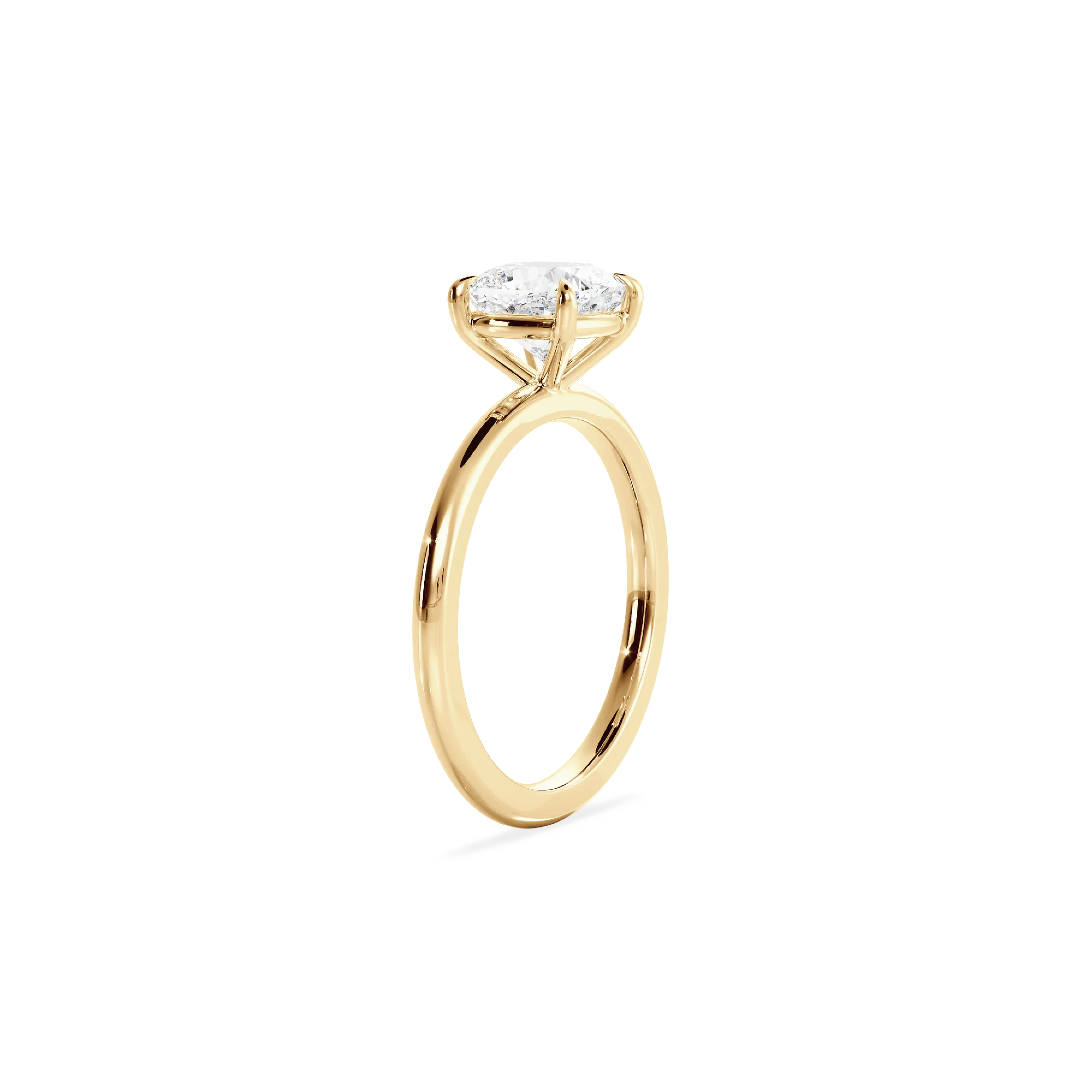 Cushion solitaire gold