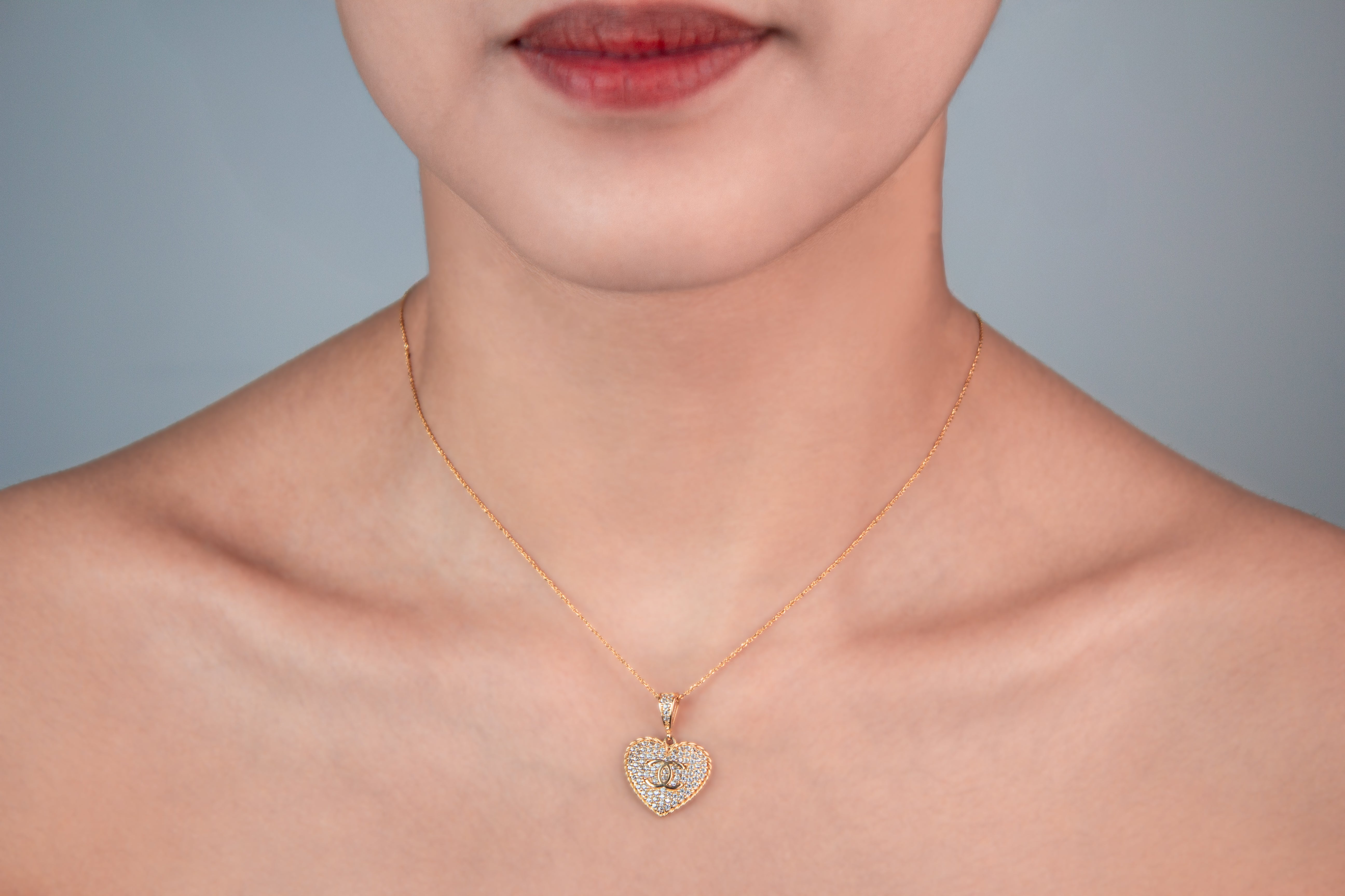 Dije de corazon Channel