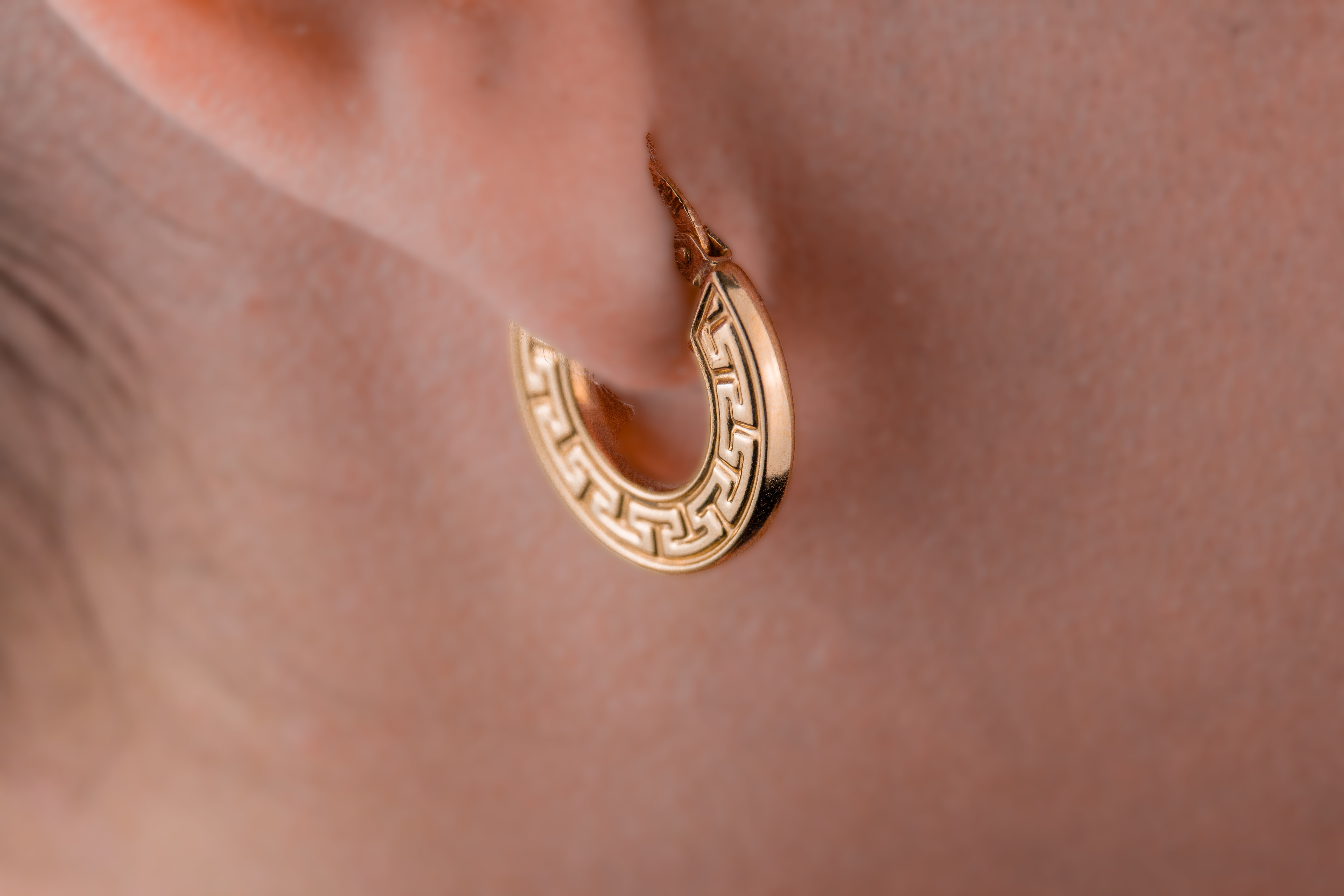 Argolla Versache labrada